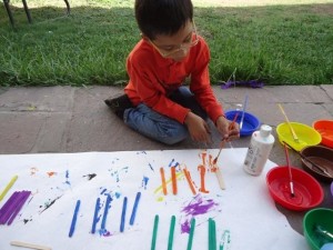 niño jugando