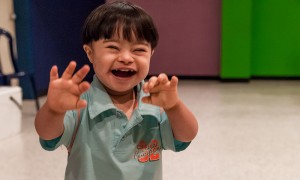 Riesgo de regresión: Los niños que tienen tanto el autismo y el síndrome de Down son más propensos a perder el lenguaje y otras habilidades que los niños que tienen síndrome de Down solo.  Foto: Wilfredo R. Rodriguez H.